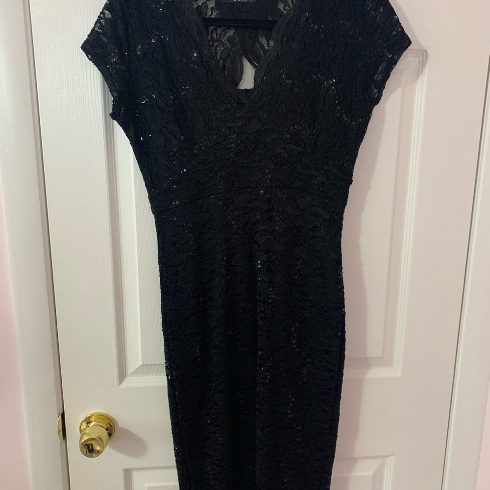 Midi black sparkly dress. Size small. Worn twice, good condition.